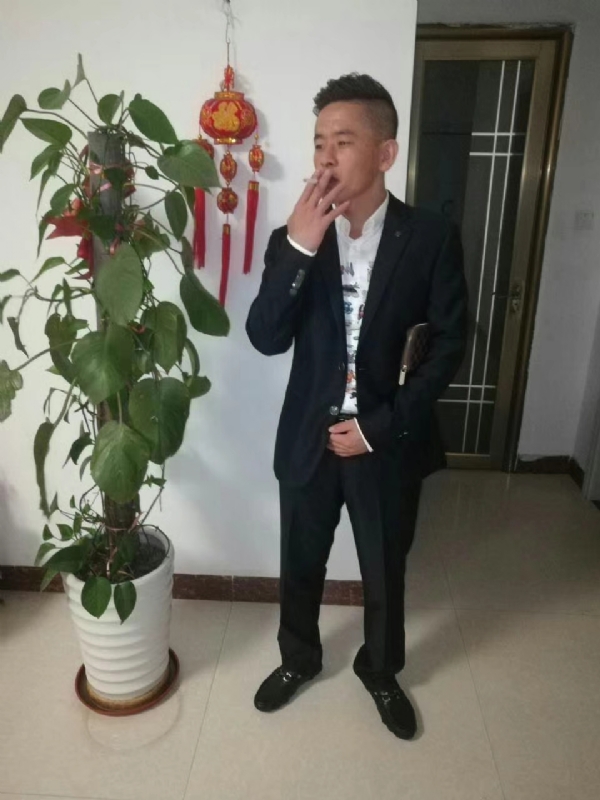 男人三十而立的第二张照片--孝感相亲服务中心