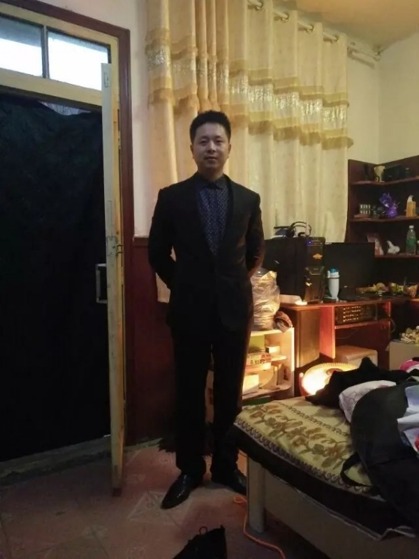 亮亮的第一张照片--孝感相亲服务中心