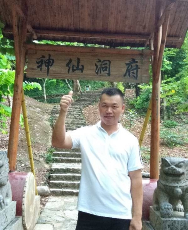 强仔的第一张照片--孝感相亲服务中心