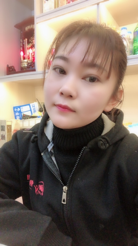 泡沫的第一张照片--孝感相亲服务中心