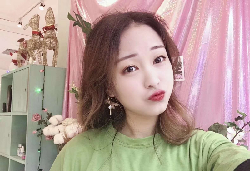罗兰的第二张照片--孝感相亲服务中心