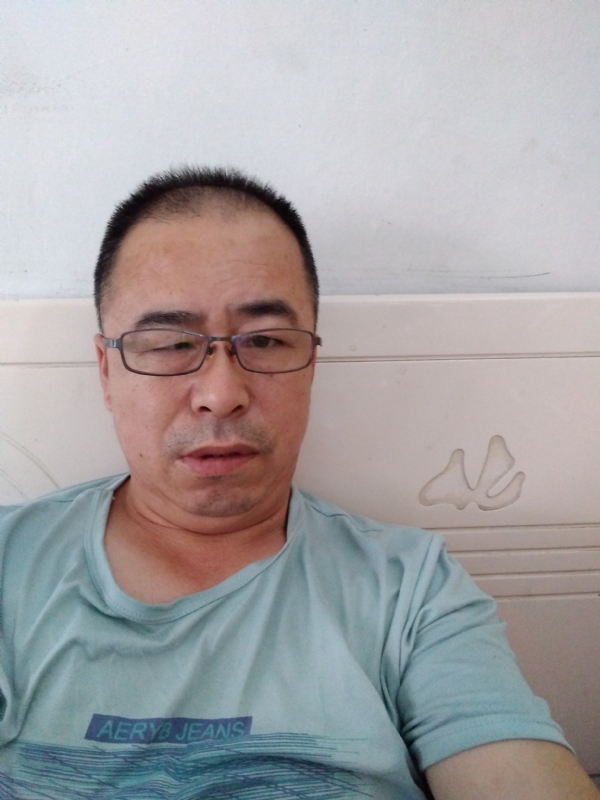 大叔的第一张照片--孝感相亲服务中心