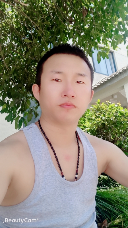 系咯在的第一张照片--孝感相亲服务中心