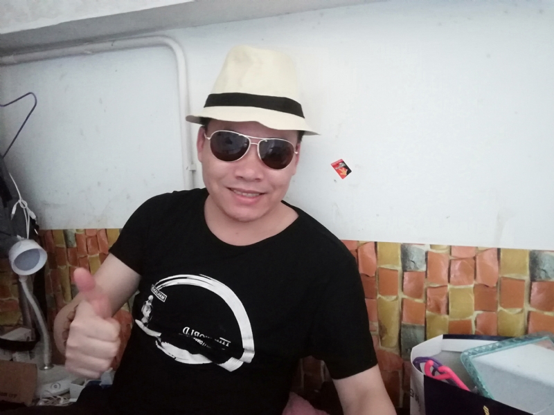 艰难爱情的第一张照片--孝感相亲服务中心