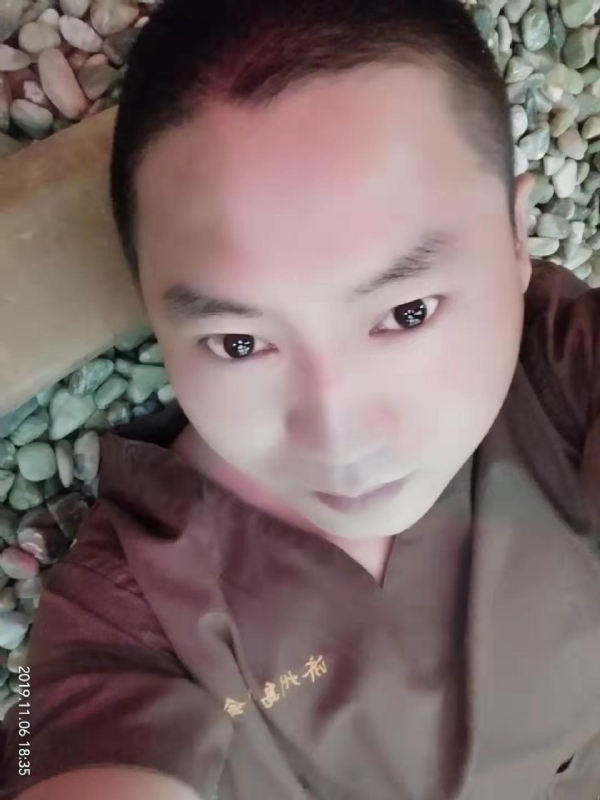 红枫叶的第一张照片--孝感相亲服务中心