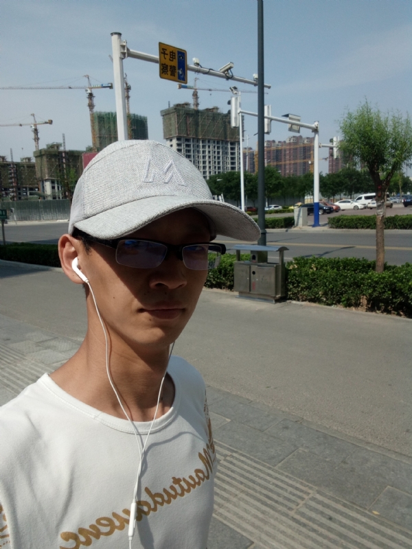 挥一挥手什么都没有的第一张照片--孝感相亲服务中心