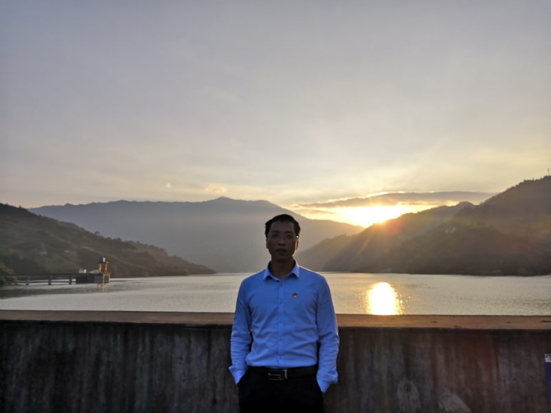 庸人自扰的第一张照片--孝感相亲服务中心