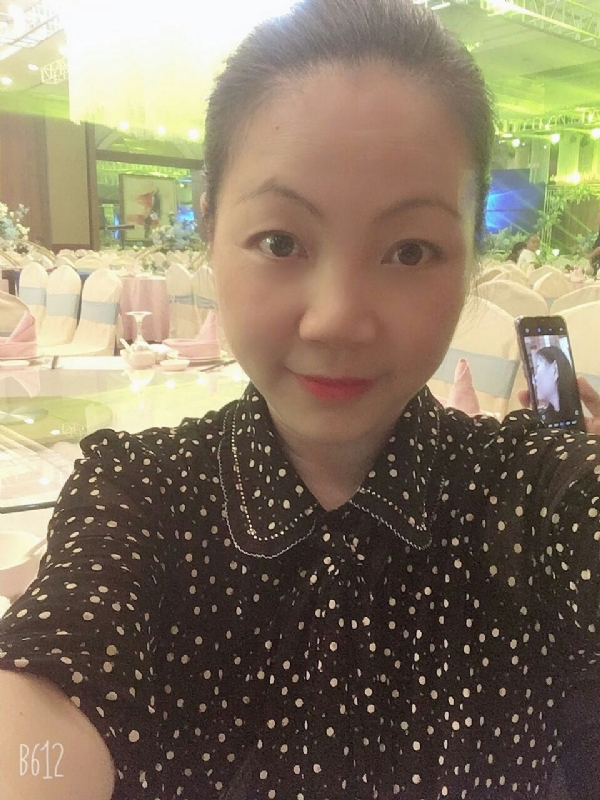泡沫的第一张照片--孝感相亲服务中心