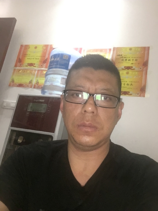 牵手的第一张照片--孝感相亲服务中心