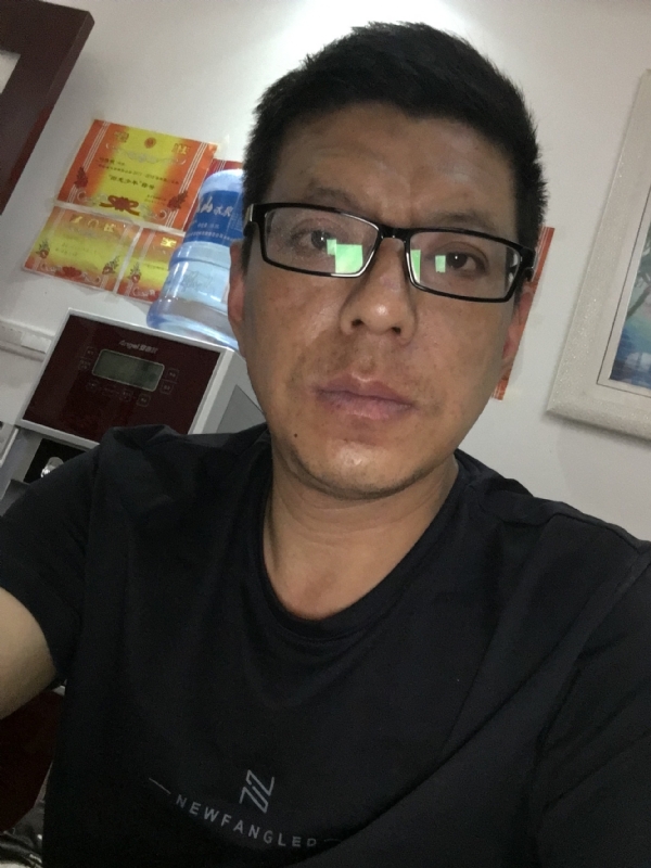牵手的第三张照片--孝感相亲服务中心