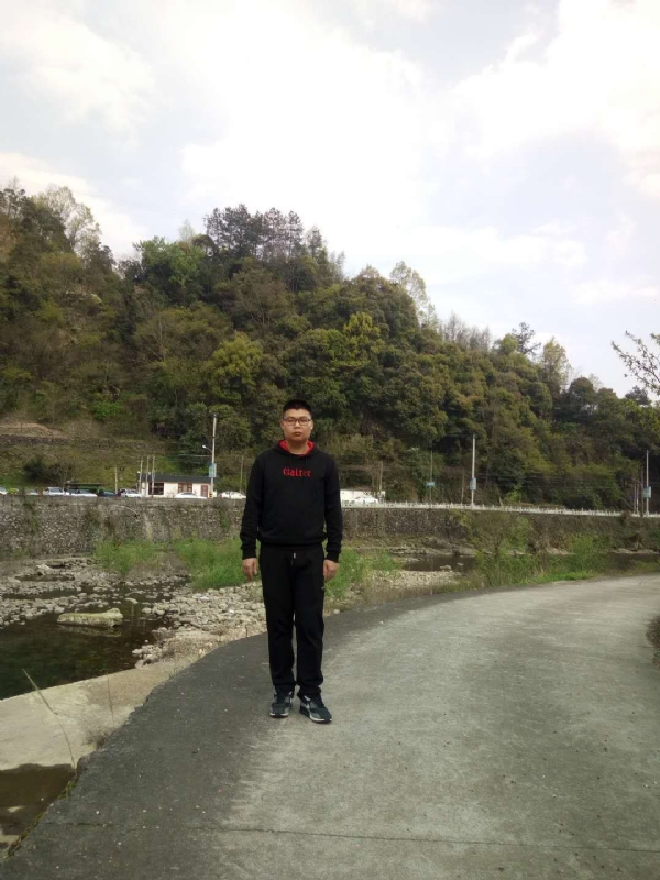 等着上钩的鱼的第一张照片--孝感相亲服务中心