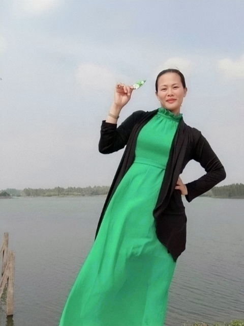 李梅的第二张照片--孝感相亲服务中心