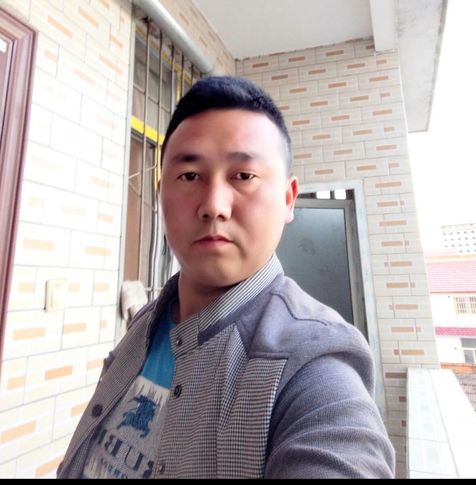 帅帅的大叔的第一张照片--孝感相亲服务中心