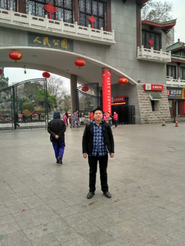 在奋斗的第一张照片--孝感相亲服务中心