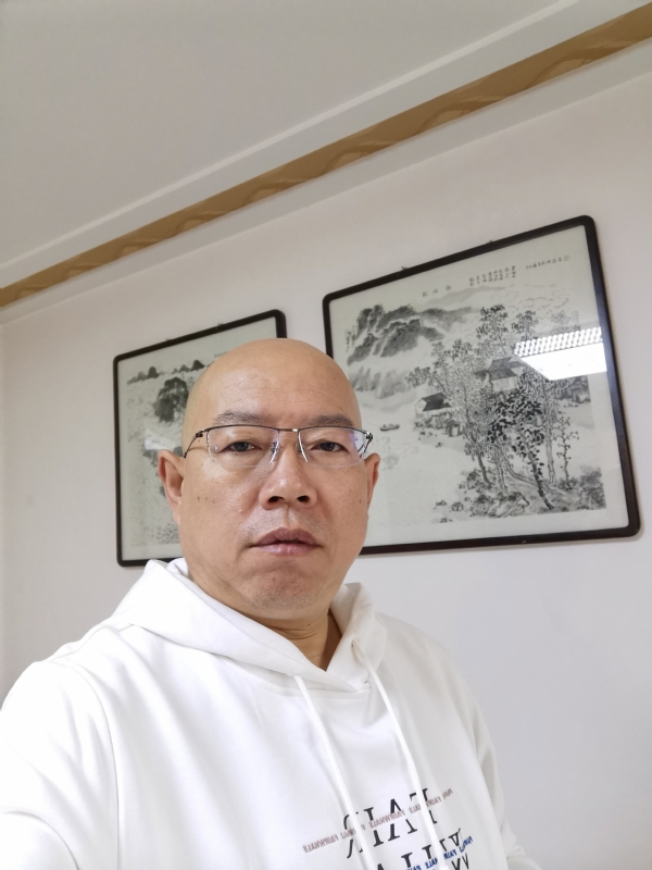 光头博士的第一张照片--孝感相亲服务中心
