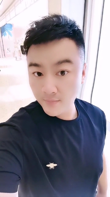 微风徐徐的第一张照片--孝感相亲服务中心