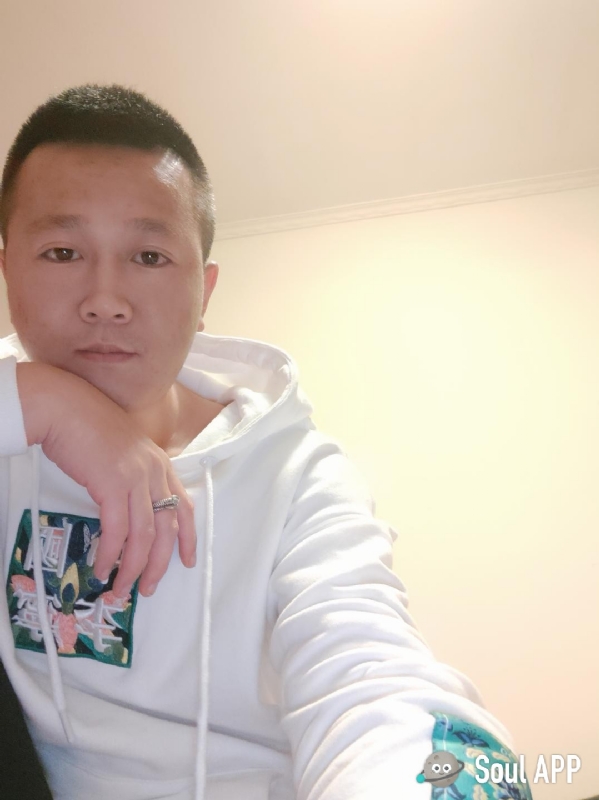 Away的第一张照片--孝感相亲服务中心