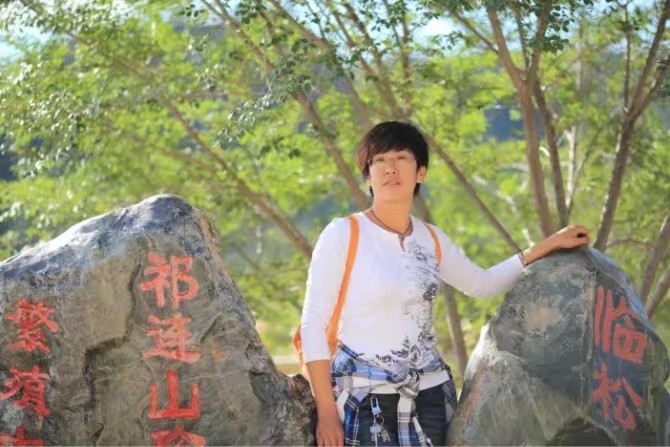 弱水河边青春草的第一张照片--孝感相亲服务中心