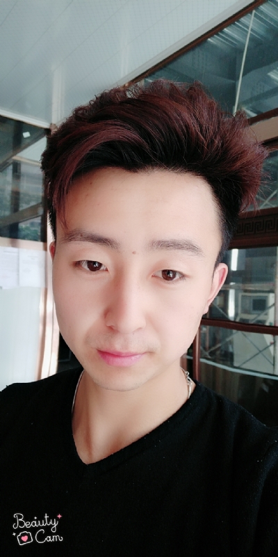 拼命微笑的第三张照片--孝感相亲服务中心