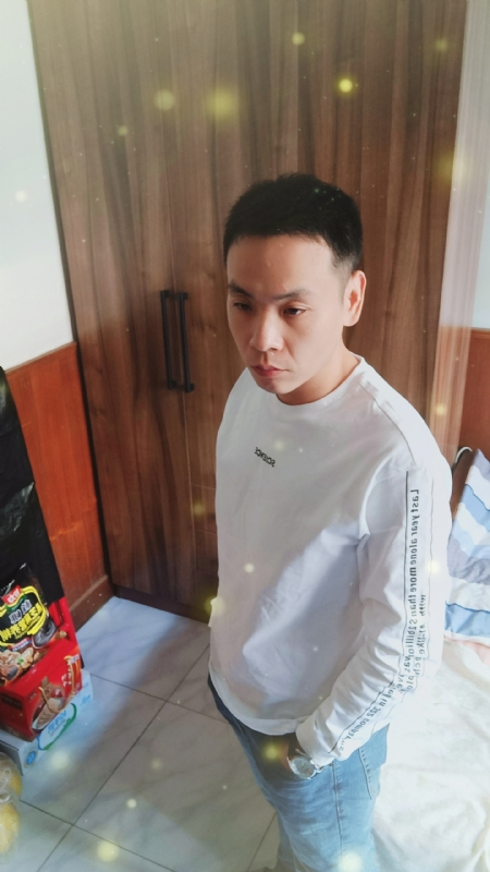 没有蜡笔的小航的第三张照片--孝感相亲服务中心