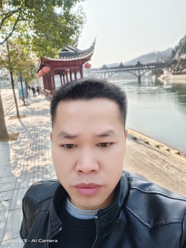 啊锦的第一张照片--孝感相亲服务中心