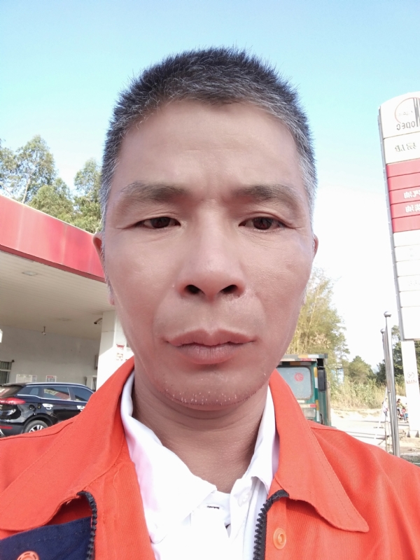 静候缘分的第一张照片--孝感相亲服务中心