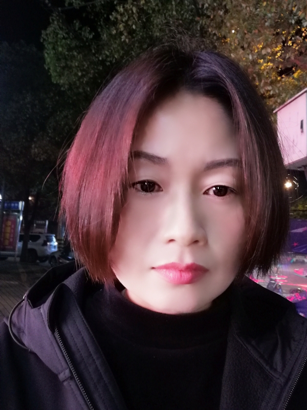 风中百合的第一张照片--孝感相亲服务中心