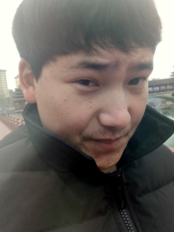 侗族青年作家超超的第二张照片--孝感相亲服务中心