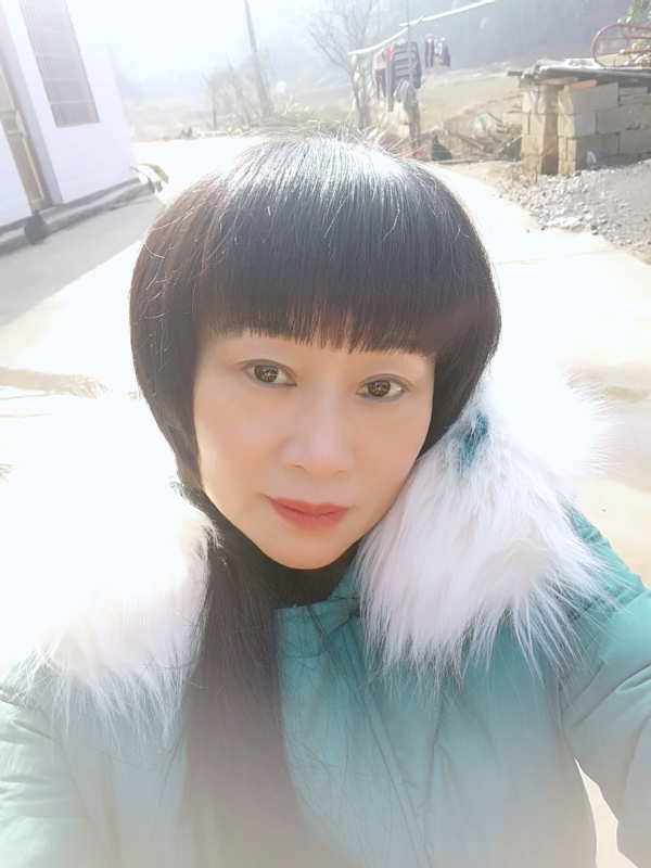 金鱼儿的第一张照片--孝感相亲服务中心