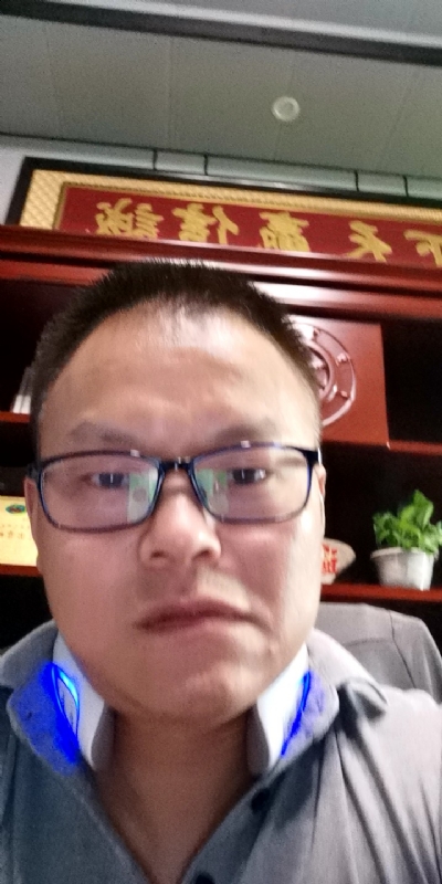 模具工匠的第一张照片--孝感相亲服务中心