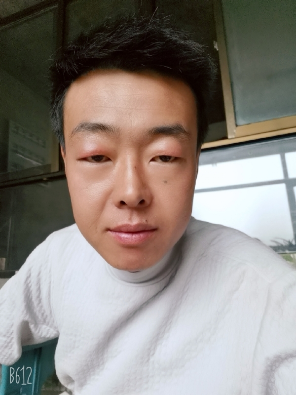 缺爱80后的第一张照片--孝感相亲服务中心
