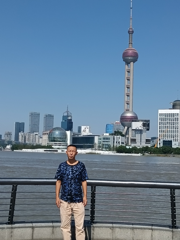 伪装浪漫的第一张照片--孝感相亲服务中心