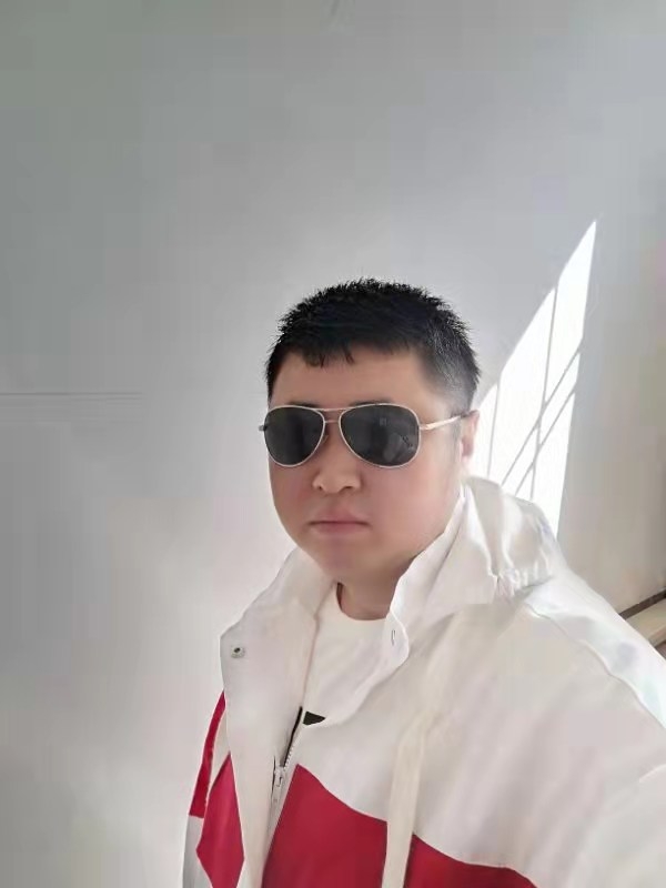 大漠叔叔的第一张照片--孝感相亲服务中心