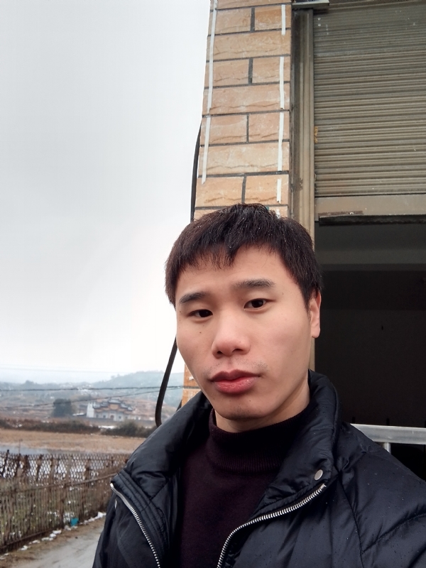 银色的羽翼的第一张照片--孝感相亲服务中心