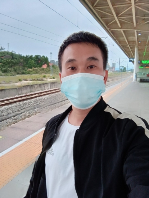 小李的第一张照片--孝感相亲服务中心