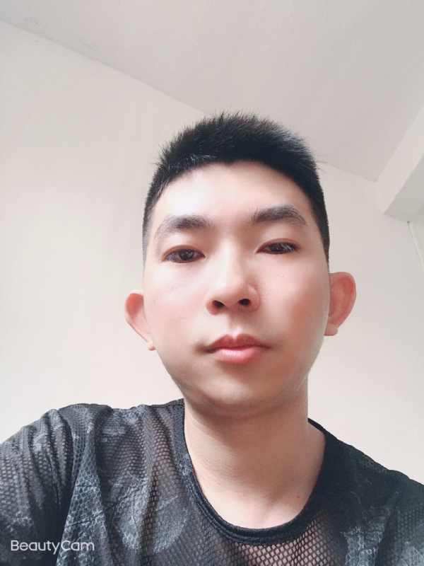 诚恳的第一张照片--孝感相亲服务中心