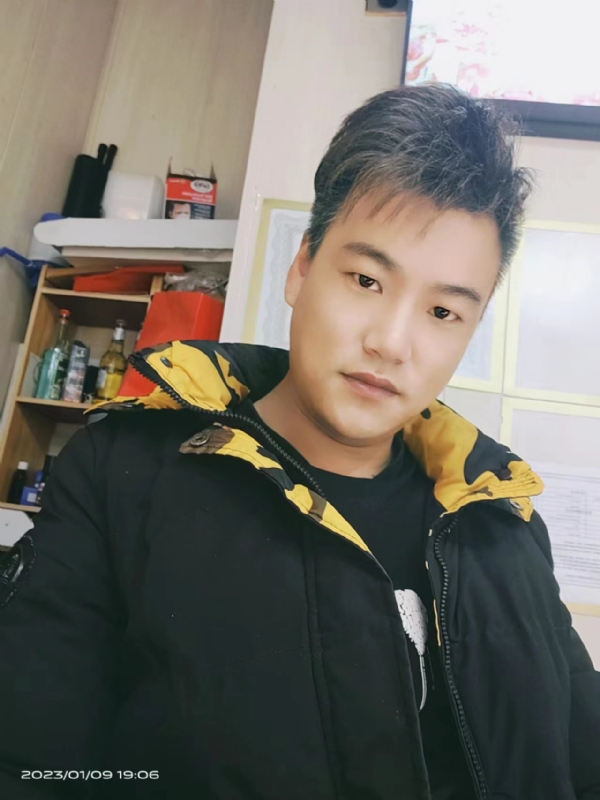 孤酒枕愁眼眠的第一张照片--孝感相亲服务中心