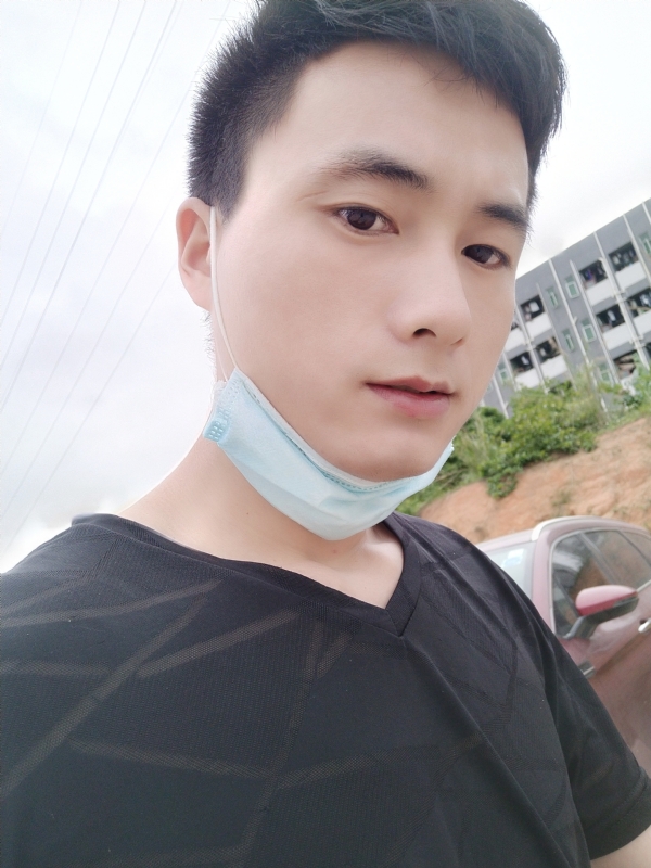 何凡的第二张照片--孝感相亲服务中心