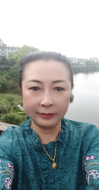 雨中情的第一张照片--孝感相亲服务中心