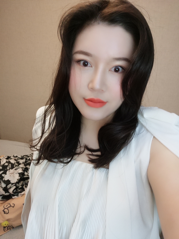 璐璐的第一张照片--孝感相亲服务中心