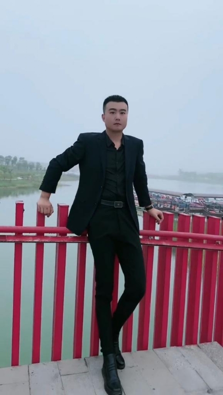 Albert的第一张照片--孝感相亲服务中心