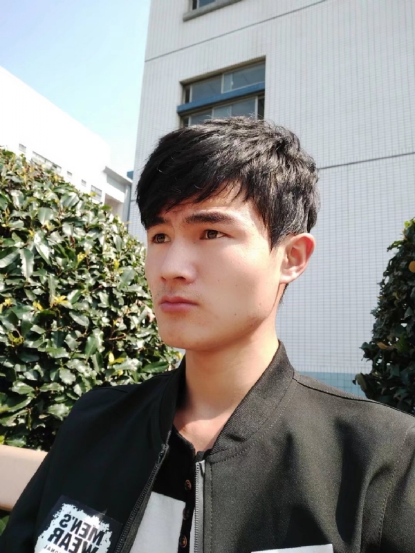 阳光男孩的第四张照片--孝感相亲服务中心