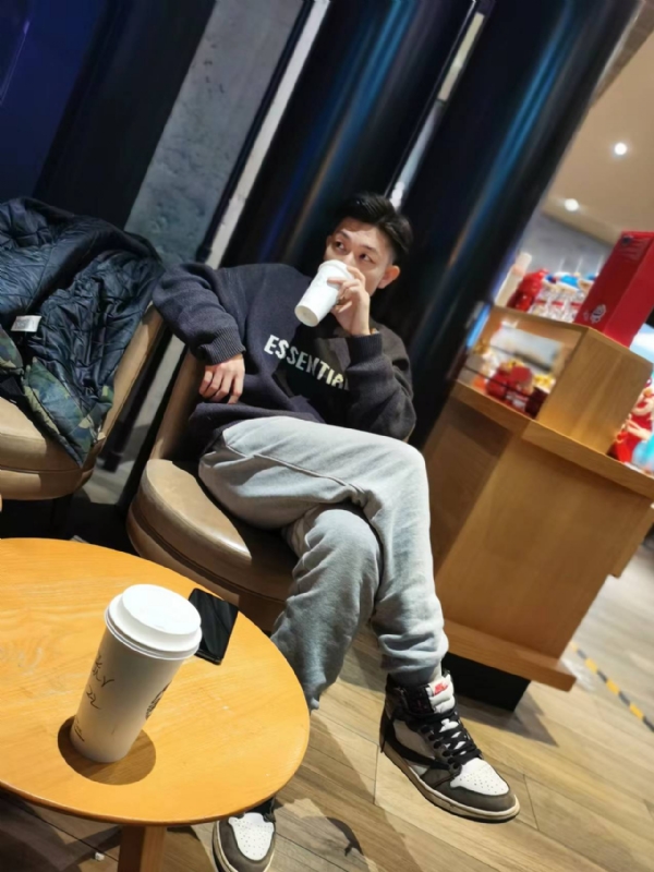 LAZY的第一张照片--孝感相亲服务中心