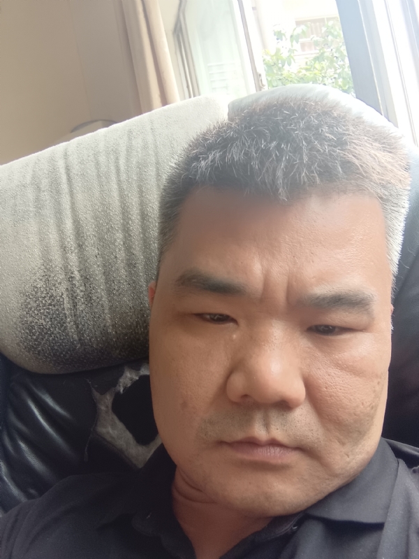 路人的第一张照片--孝感相亲服务中心