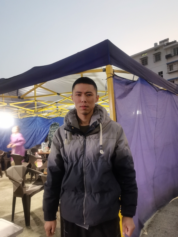 谁谁谁的第一张照片--孝感相亲服务中心