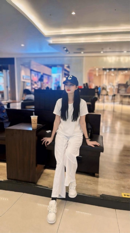 卖火柴的小女孩的第一张照片--孝感相亲服务中心