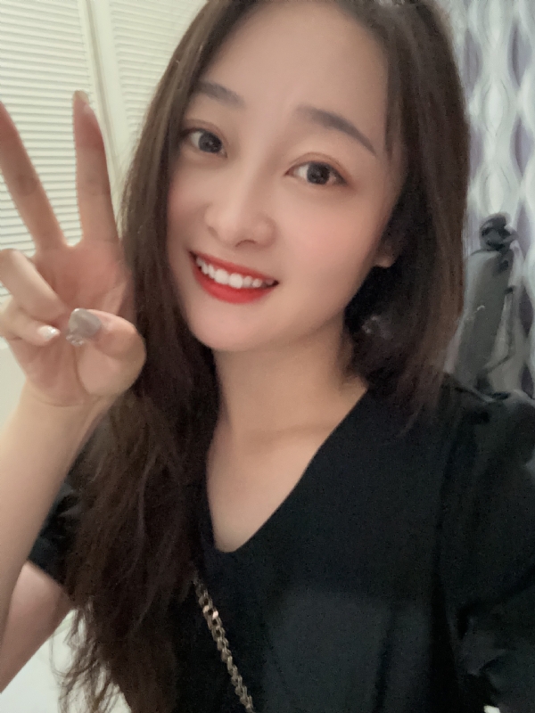 草莓的第一张照片--孝感相亲服务中心
