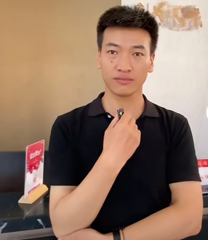 一杯梁白开的第一张照片--孝感相亲服务中心