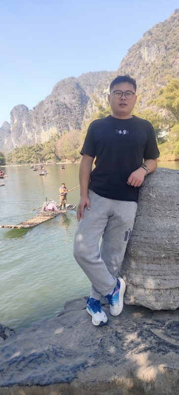 受过伤的狼的第三张照片--孝感相亲服务中心