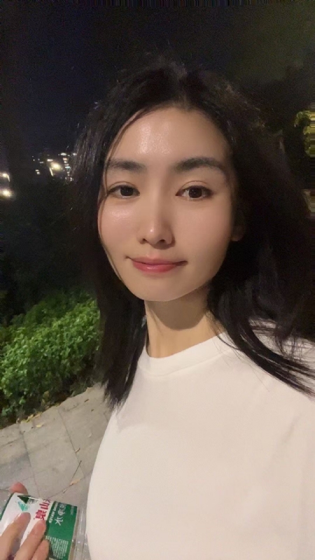 pan的第一张照片--孝感相亲服务中心